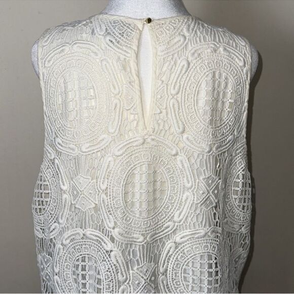 BR L Luxury Elegant Ivory Crochet Lace Back Button Keyhole Sleeveless Shell - Picture 4 of 15